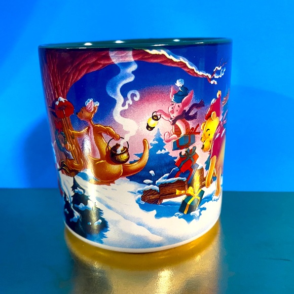 DISNEY STORE VTG 1995 CHRISTMAS WINNIE THE POOH COLLECTIBLE CERAMIC MUG - Picture 6 of 13